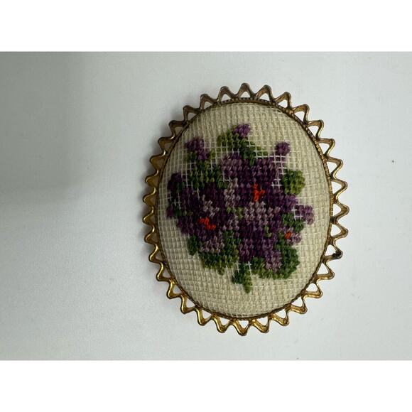 VTG Victorian Style Petit Point Brooch Hand Stitched Embroidered Violets Bouquet - Picture 6 of 6